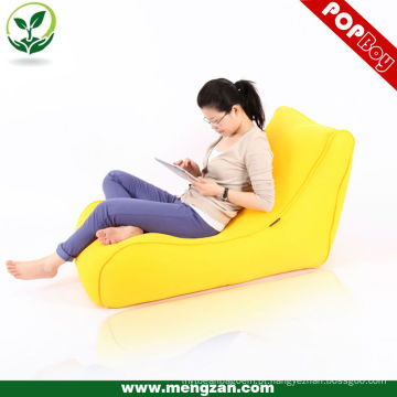 Amarelo beanbag sanduíche chesterfield, sofá-cama de cores brilhantes